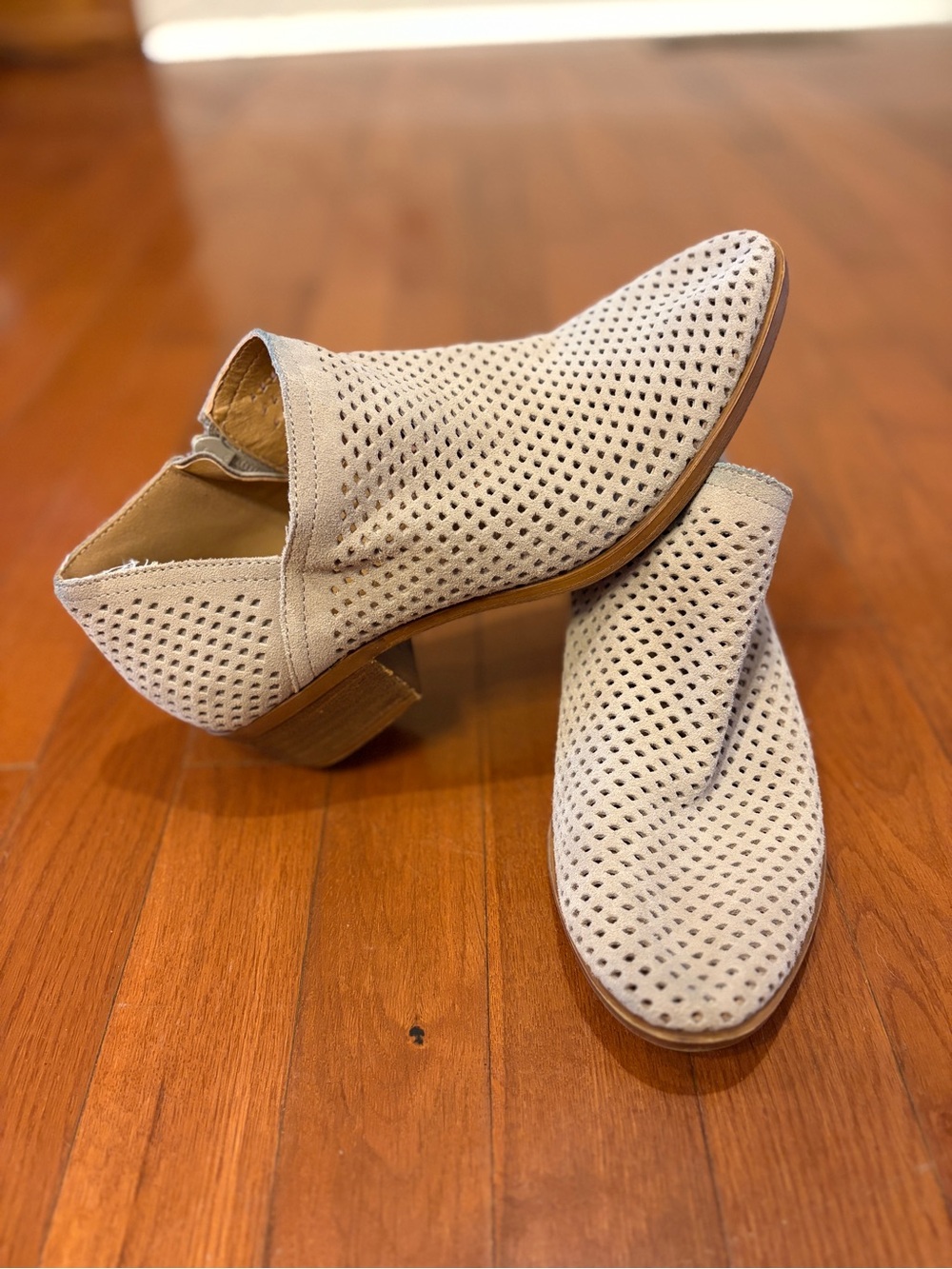 Lucky Brand | Beige Baylah Ankle Booties